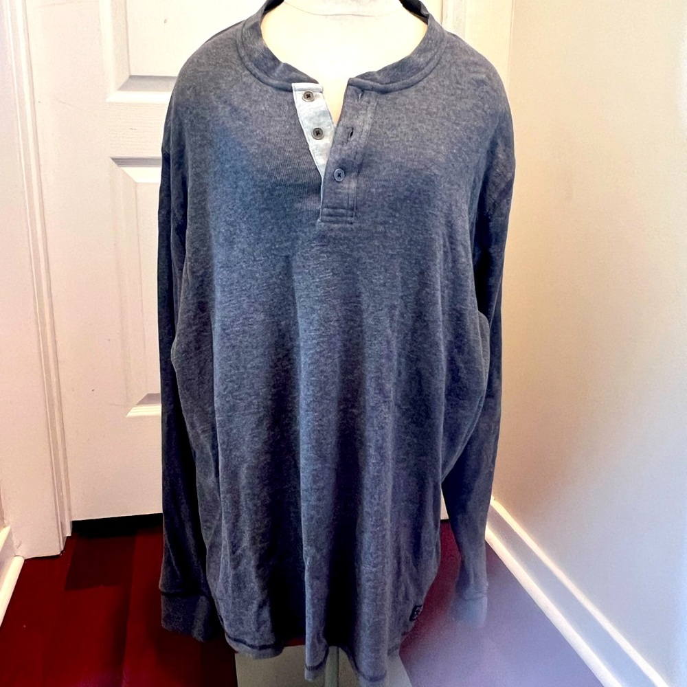 Men’s new without tags grey Henley shirt from Flag and Anthem. Size Xl